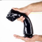Experience Pleasure with Hasta Siempre Noir Fist Dildo - Ultimate Sensation for Adventurous Souls - Image 3
