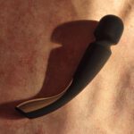 Experience Ultimate Pleasure with the Lelo Smart Wand 2 Large in Black - Image 3