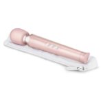 Le Wand Petite Gold: Travel-Friendly Rechargeable Wand for Ultimate Pleasure - Image 5